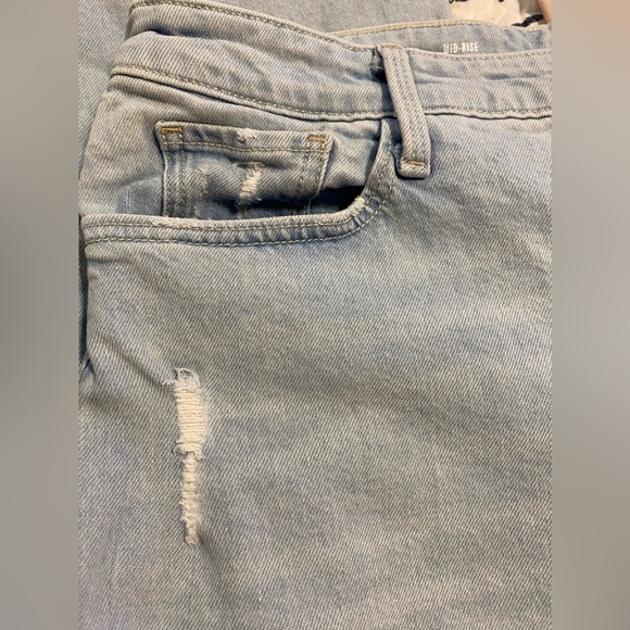 Womens mid rise boyfriend style jeans. Size 12 - Picture 6 of 6